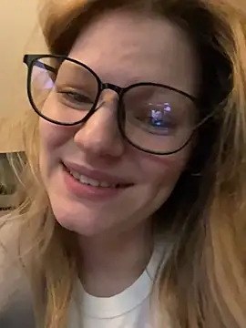 MaryHiggins live sex cam