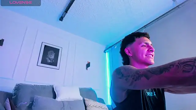 Leo_santoro live sex cam