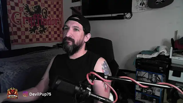 DevilPup75_'s cam snapshot