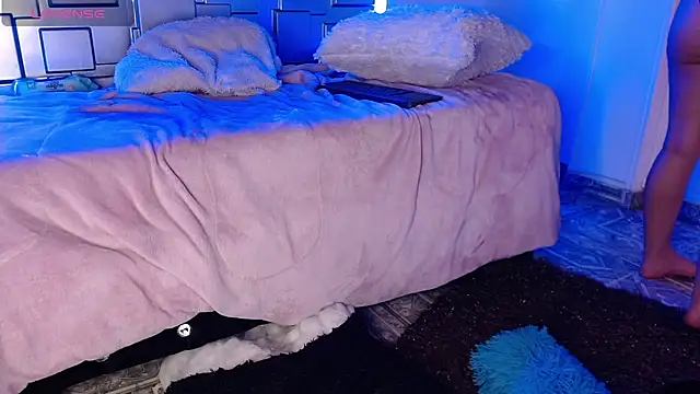 lunabloom2's cam snapshot