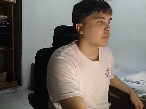 CuteAlexBoy's cam snapshot