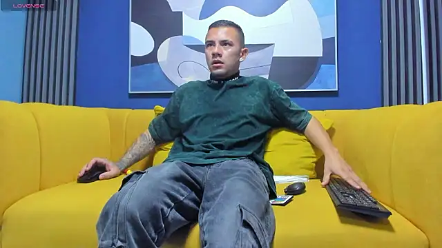 Tommy_lian's cam snapshot