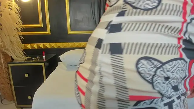 bella_bread's cam snapshot