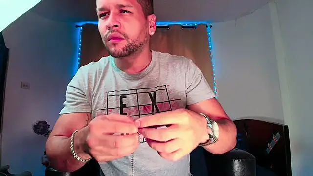 LucasGaeel live sex cam