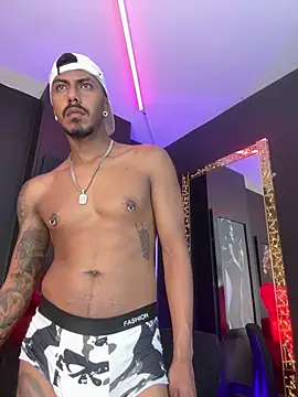 Latinmoster_boss live sex cam