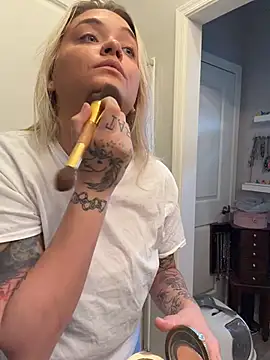 tayweird's cam snapshot