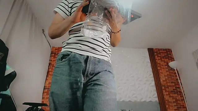 Top_and_bottom's cam snapshot