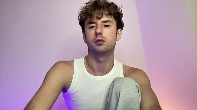 heyhoneyalex's cam snapshot