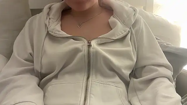 Lucyschickt's cam snapshot