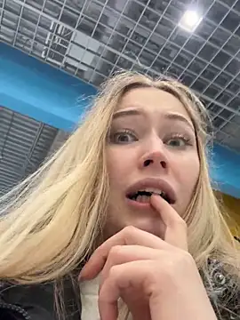 blonde_exe's cam snapshot