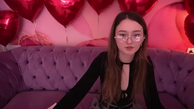 CyrenaLuxe's cam snapshot