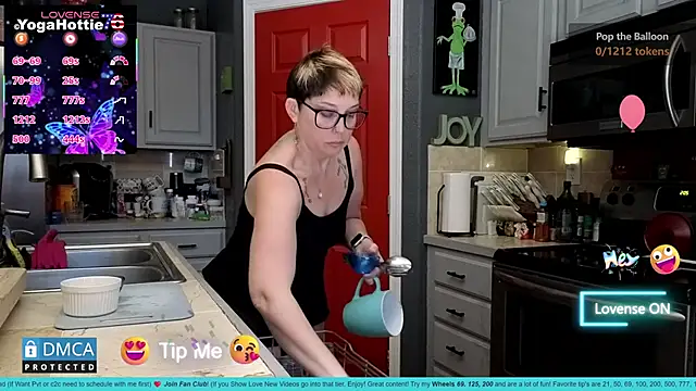 YogaHottie76's cam snapshot