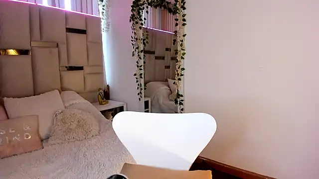 Maya-jhons's cam snapshot