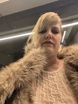 Sexybiene969's cam snapshot