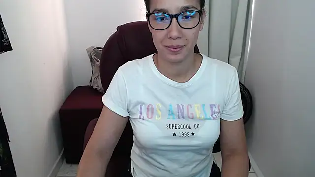 MiaAllure's cam snapshot