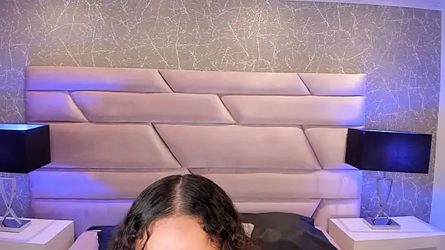 Lilithlain live sex cam