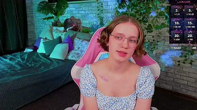 Mia_Mooore's cam snapshot