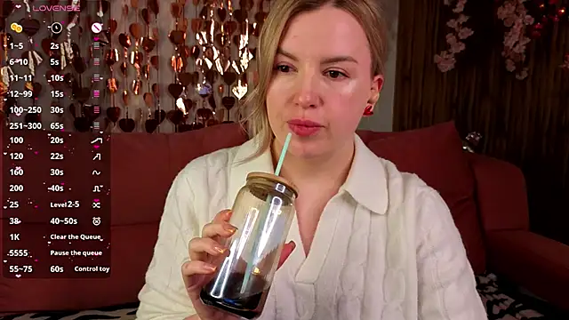 Nikki_Kai's cam snapshot