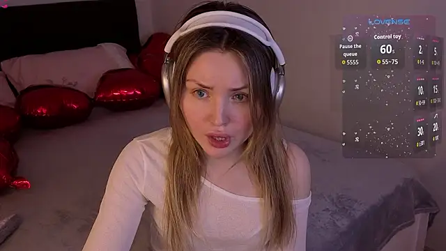 Lora_Rosee's cam snapshot