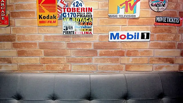 foxy_sharlotte's cam snapshot