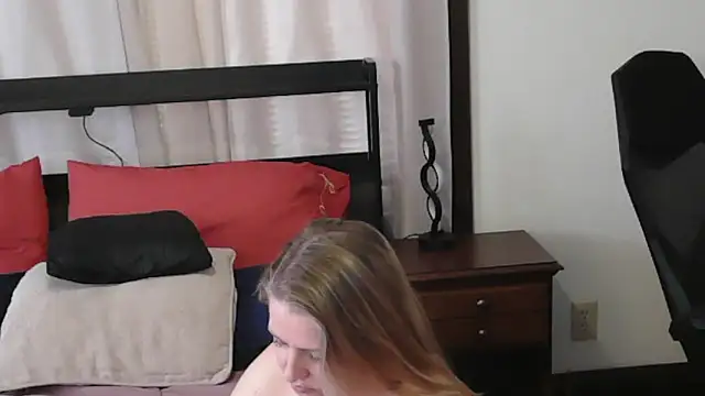 HollieBim live sex cam