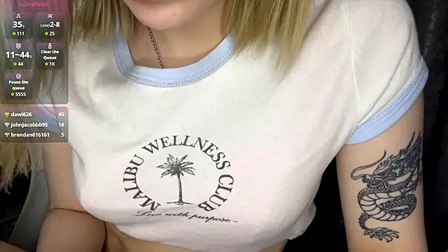 AToriaMuse's cam snapshot