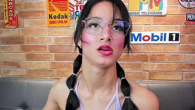 foxy_sharlotte's cam snapshot