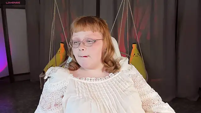 LottieReed live sex cam