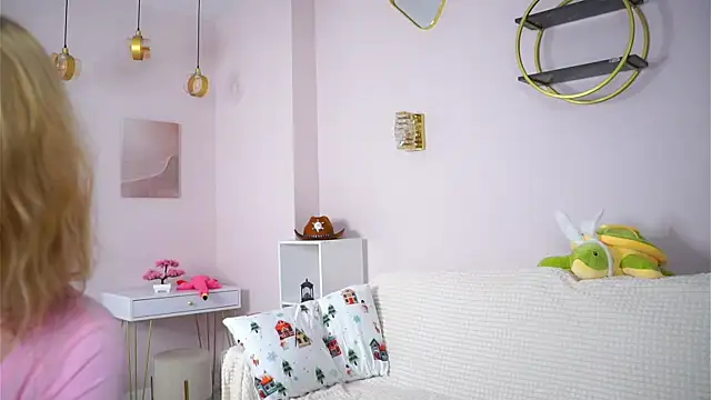 SunnivaCovil's cam snapshot