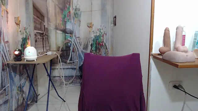 curly_greeneyed's cam snapshot