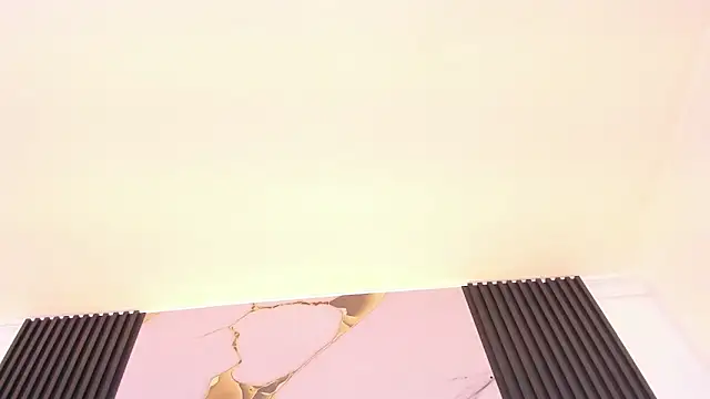 Mia_Devereaux167's cam snapshot