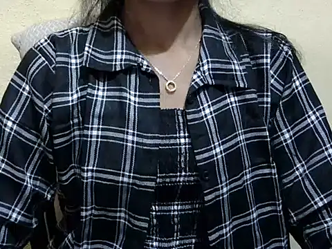 Khushi_v's cam snapshot