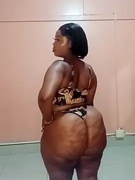 Luciouslips00's cam snapshot