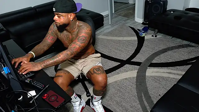 SLANGONDEMHOES's cam snapshot