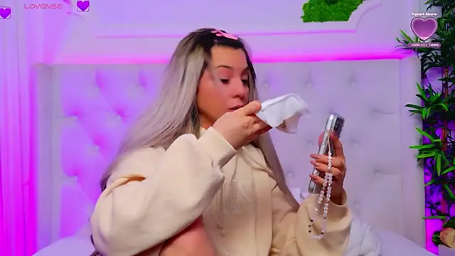 AriannaSins live sex cam