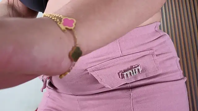 Emy_topless's cam snapshot