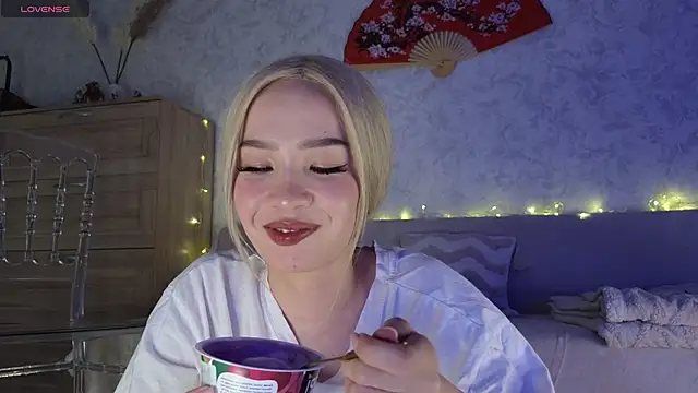 saya_li11's cam snapshot