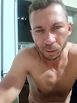 RobertoLuiz84 live sex cam