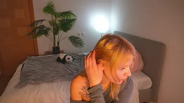 NaomiRosy's cam snapshot