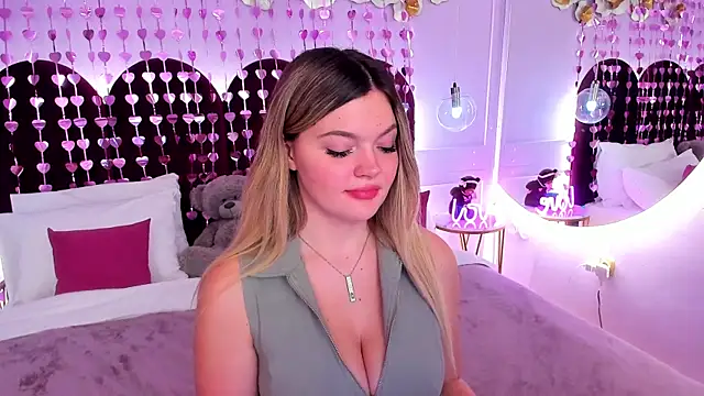 ZaraBloom's cam snapshot