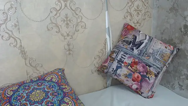 Kerly_Doll live sex cam