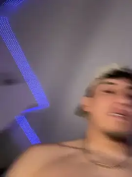 strongboy_ live sex cam