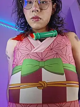 Sweet-SharoKitty live sex cam