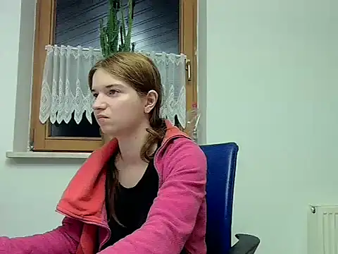 Mercedeswoman8 live sex cam