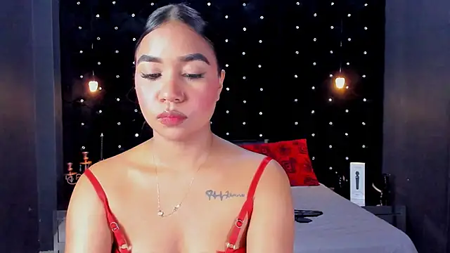 MiaWolton's cam snapshot