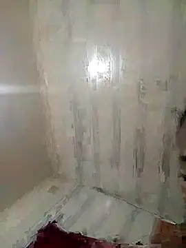 loveofpetitegirls34's cam snapshot