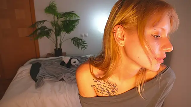 NaomiRosy's cam snapshot