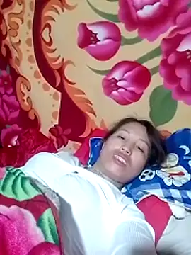 Gummiesu live sex cam