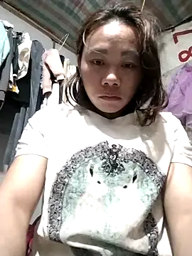 Bella-222 live sex cam