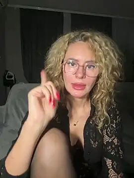 Tania201243 live sex cam